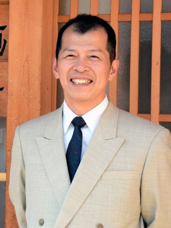 小林 良洋